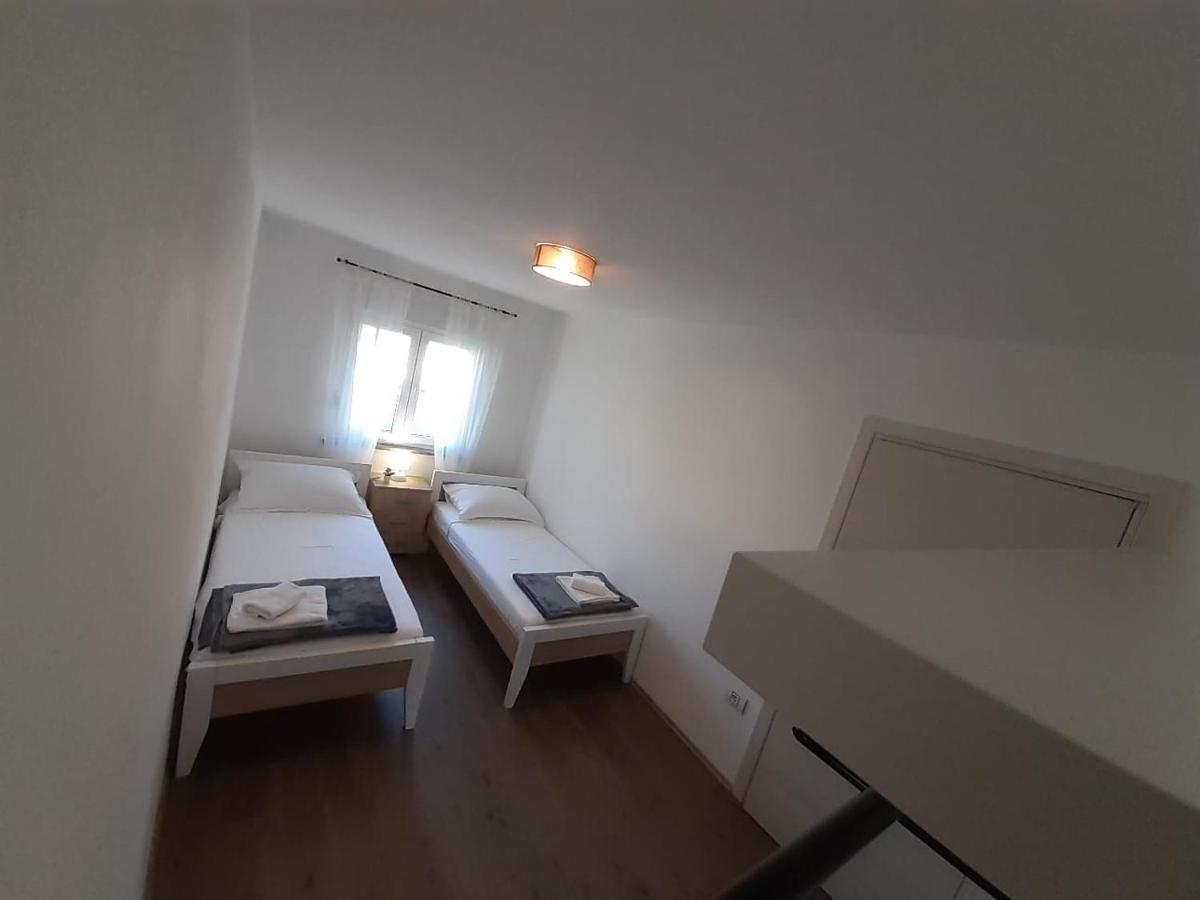 Holiday House Emjalemi Пула Экстерьер фото