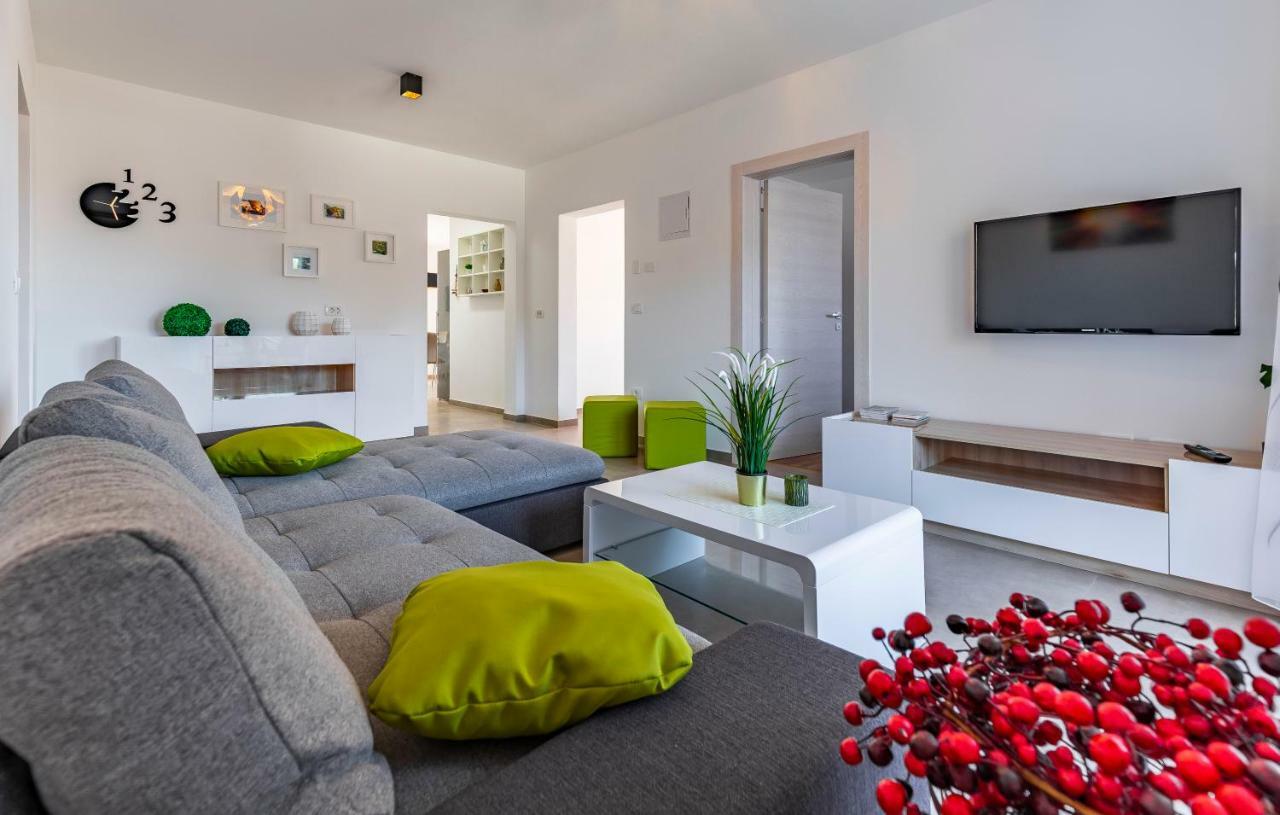 Holiday House Emjalemi Пула Экстерьер фото