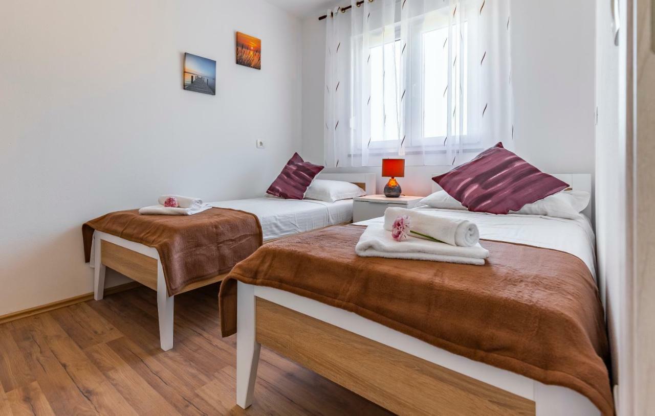 Holiday House Emjalemi Пула Экстерьер фото